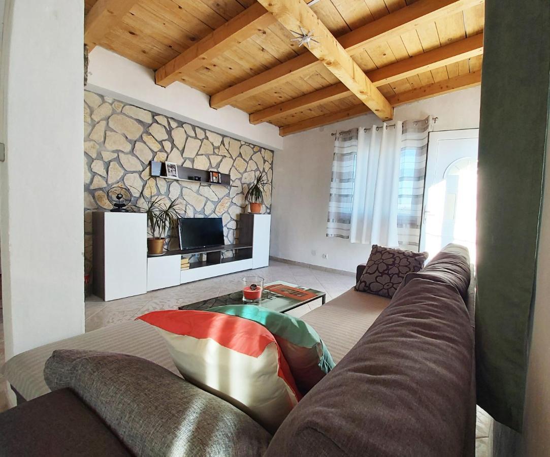 Apartments With A Parking Space Sali, Dugi Otok - 8181 Exterior photo