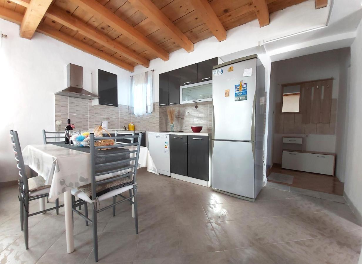 Apartments With A Parking Space Sali, Dugi Otok - 8181 Exterior photo
